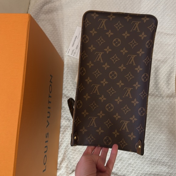 Louis Vuitton On The Go GM - Picture 14 of 17